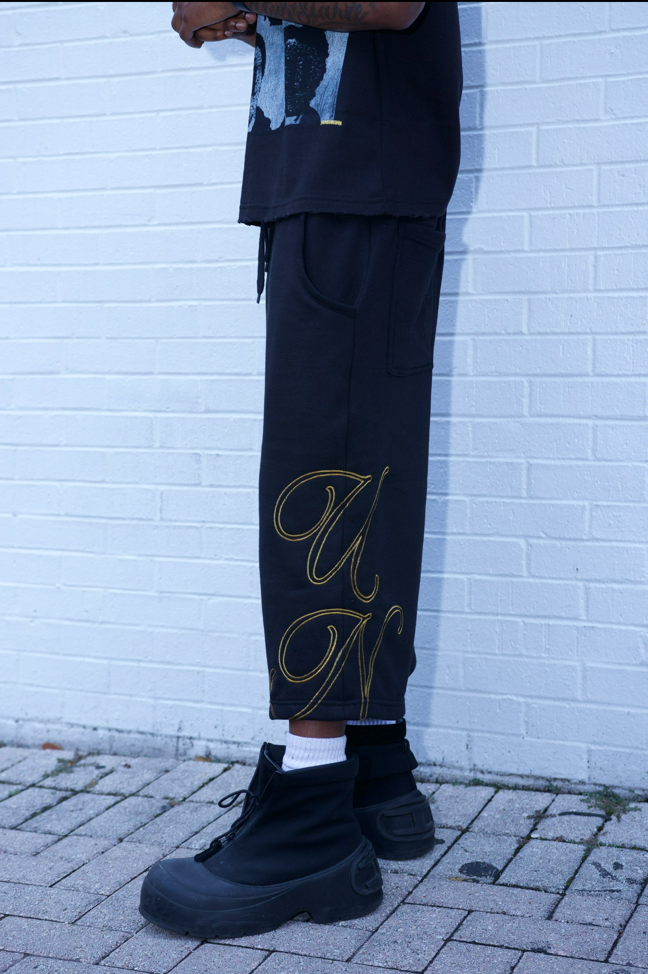 UN-HINGED 3/4